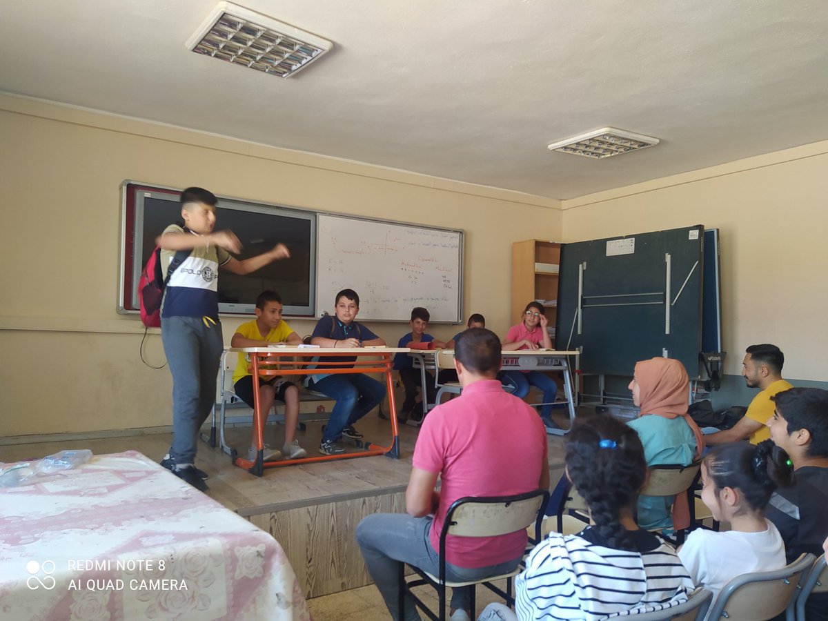 AzlagCesur's tweet photo. LGS öncesi 6 B sınıfımızın hazırladığı sınav kaygısı adlı tiyatro oyunu sahnelendi  öğrencilerimizi  bu  oyunu hazırlayan Melike hocamı kutluyorum. Öğrencilerimizi her alanda geliştirme devam edeceğiz🌹🌹@mardinilmem @Murat69_Demir @artukluilcemem @mehmeteminduya1 @AzlagCesur https://t.co/v5huLJL87f