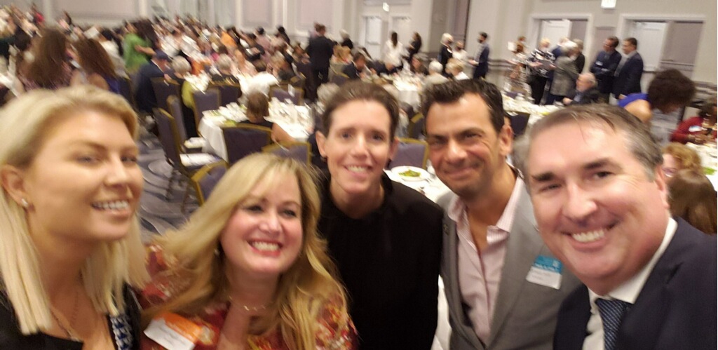 mike_cabonargi's tweet photo. I'm a Jan Fan 24/7/365! So great to be back in the room with 1000+ @janschakowsky fans! Welcome @SpeakerPelosi, @RepValDemings, and everyone else here who's fighting to protect our progressive values. #UltimatePowerLunch https://t.co/YlC70UAwOW