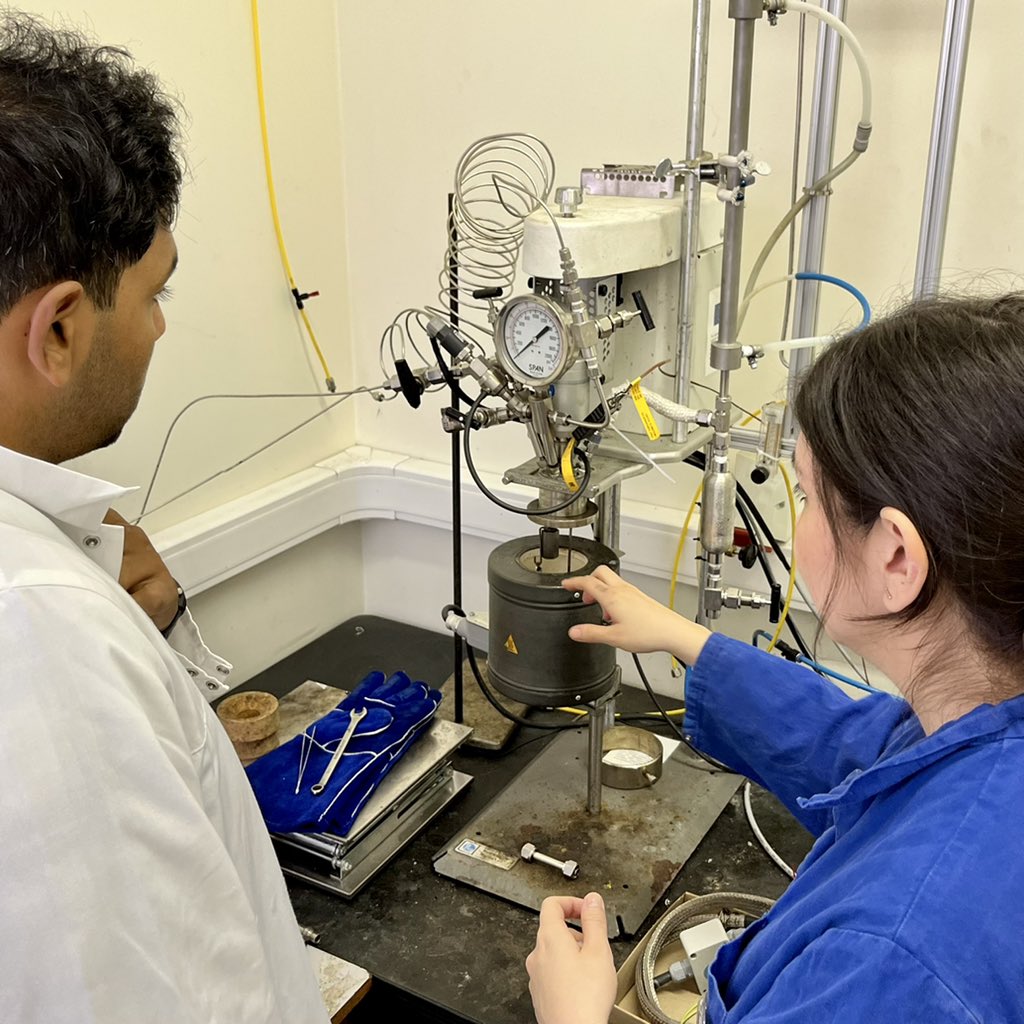 After the successful Pyro2022 conference, the ABC-Salt WP4/5 team met today to discuss further work around the characterisation of liquid and solid products from the liquefaction of biomass in molten salts 🔹<a href="/adriluzz1/">Adriana Estrada León</a> <a href="/TriptanAddict/">Frederik Ronsse</a> <a href="/DrDJNowakowski/">Daniel Nowakowski</a> 🔸abc-salt.eu