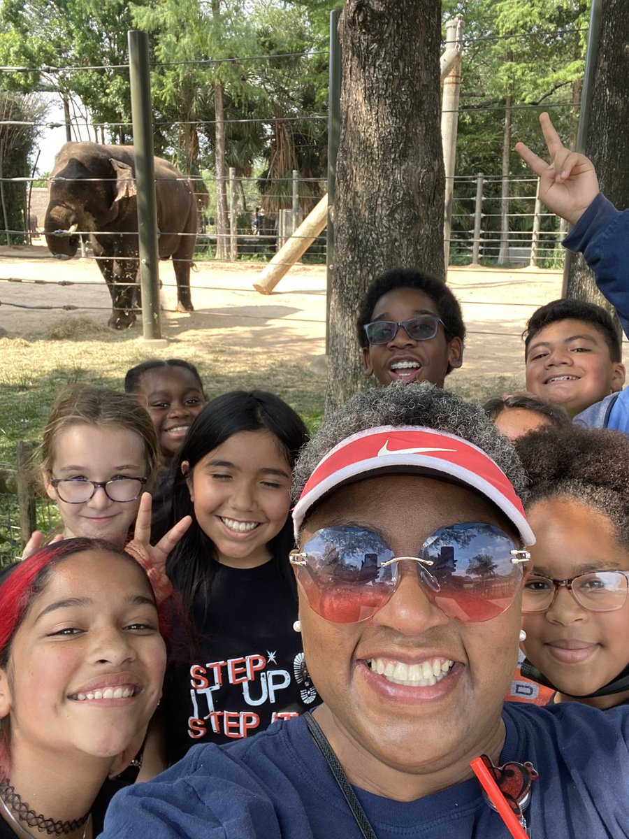 Field trip Friday @the Houston Zoo! 
#StepTeam 
#StudentLeadership           #SafetyPatrol                                              @mthornton_rpe <a href="/HumbleISD_RPE/">River Pines Elementary</a> <a href="/Itsme_MirnaD/">Mirna_happens</a> <a href="/CrockettClan_5/">Tasha Crockett</a>