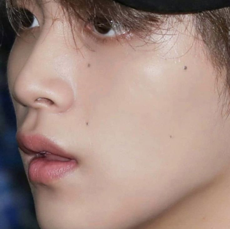hyhyjae's tweet photo. Haechan's ursa minor moles are my favourite thing ever https://t.co/OBP0gzCt11
