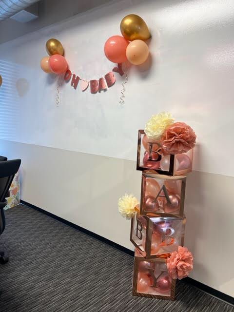 FusionHCS's tweet image. We are so lucky here at #FusionHCS to have so many soon to be parents, or already parents and we love to celebrate them! #babyontheway #futureoffusion #loveourteam #teamsupport 🎊🧸🎀