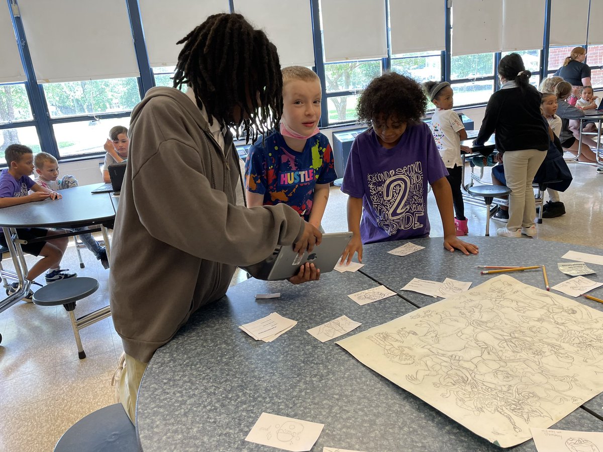 WilkersonElem's tweet photo. Here’s another event happening today: 5th gr students presenting their passion projects to the entire school. 🐾📚 #WilkersonPride https://t.co/bUeGUxCdkj
