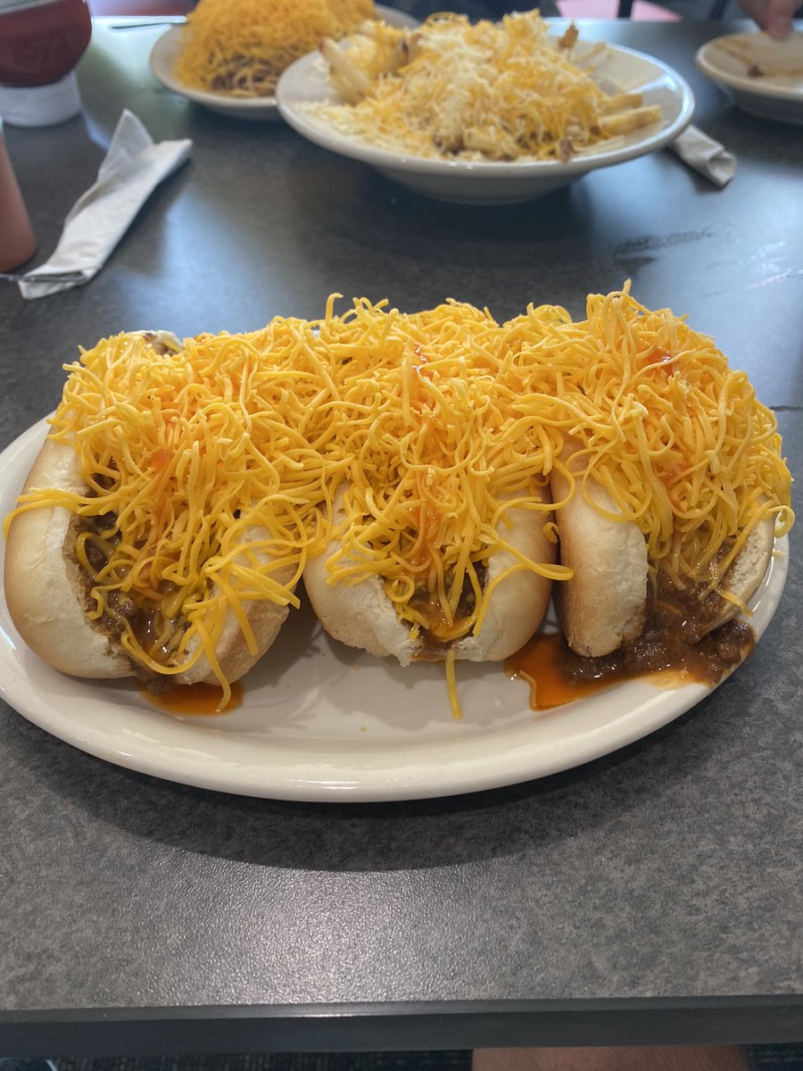 boozedredsfan22's tweet photo. Ready to sweat these out on this fine summer day. #redsover #moneyplay #johnsoncash #coney https://t.co/ohj8qcUtpn