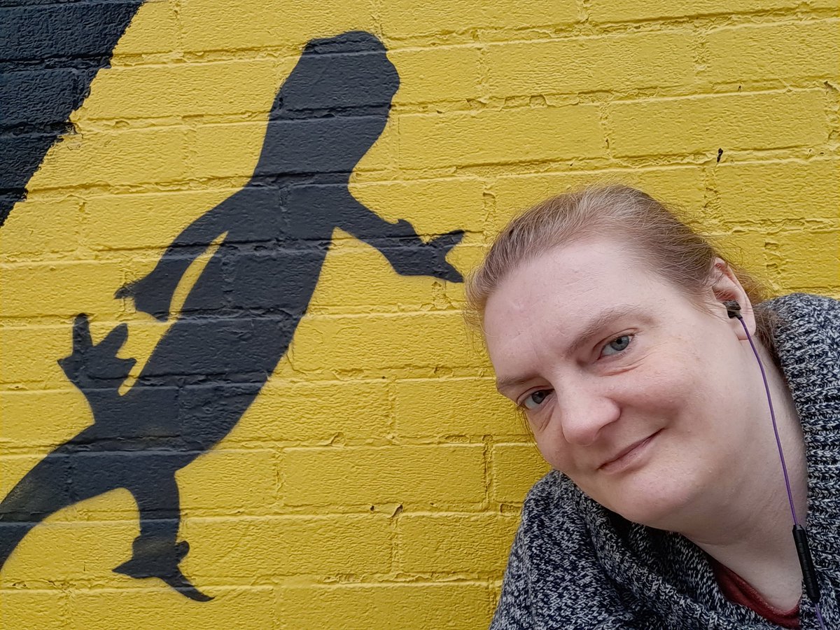 WheresPodJess's tweet photo. I went for a nice walk by myself yesterday afternoon and found a happy lizard willing to take a picture with me ♥️🦎
#FaceRevealFriday
#MakeThisAThing https://t.co/QPkCrENLU9