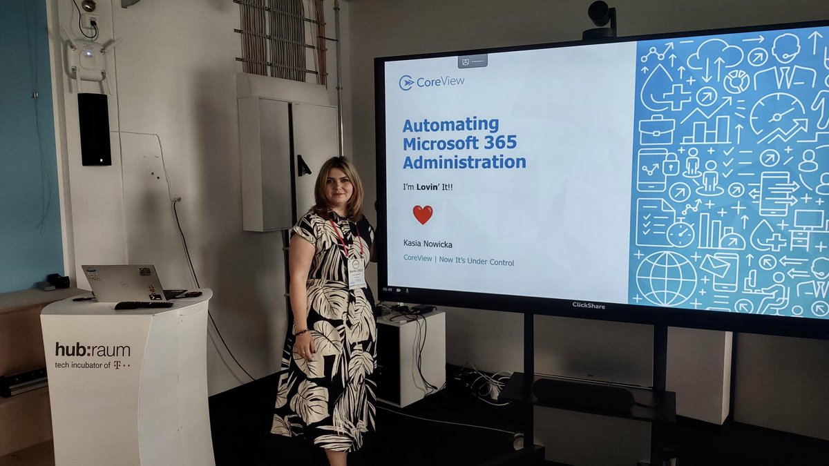 kasnowicka365's tweet photo. Houston, we have a problem. I have *loved* doing public speaking at the #aMSBerlinConf @aOSComm @aMSBerlinConf in the coolest European city - #Berlin. Is this the beginning of something new? 🤔 everyone organising and/or attending the event - thank you! 👊🏻 https://t.co/yg8e9DRVDn