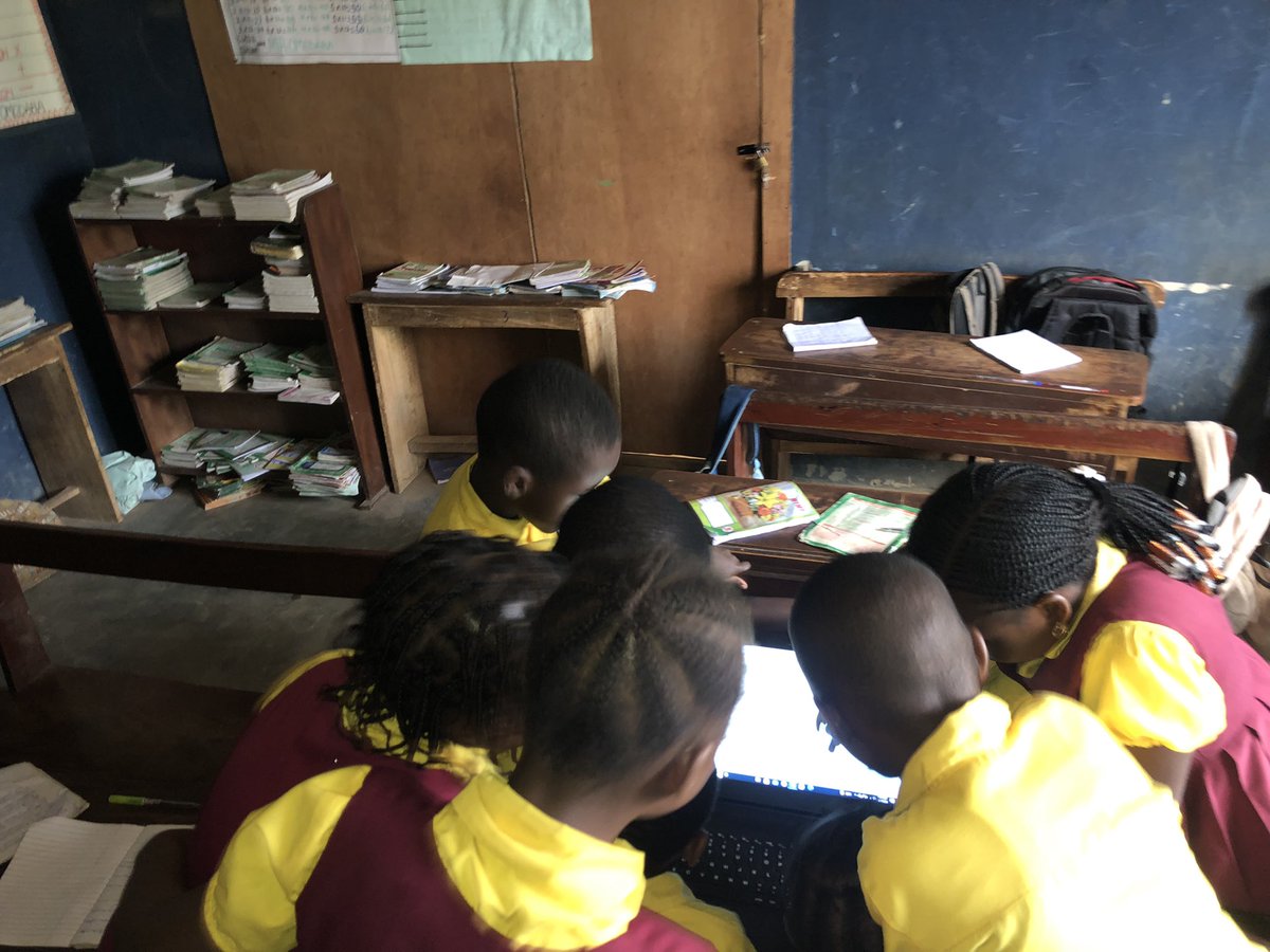 MACI_NG's tweet photo. Learning is fun with this kids. This week we learnt the advantages and disadvantages of the internet and also how to use the internet and search engines… we learnt how to read maps for traffics and direction…. #tech #youngbuilders #SEO #Google https://t.co/qxuMB6GW1m
