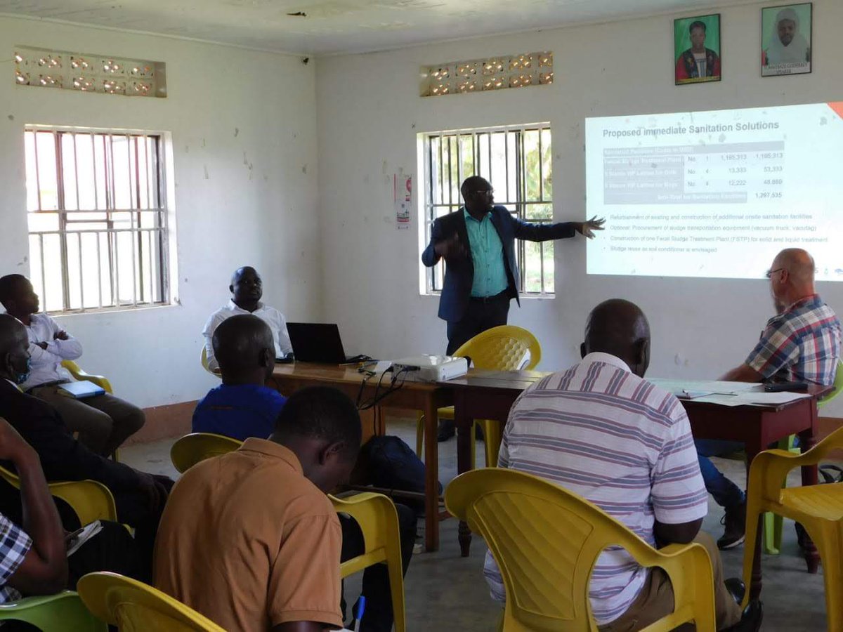 MohamedFall's tweet photo. Impressive turnout this week with the #water, #sanitation &amp; #hygiene teams from @UNICEF and @RefugeesAfrica, @KfW and local partners discussing water transmission and engineering work in #Uganda and #drought affected Dolow area in #Somalia. #RefugeeCompact #Sustainability https://t.co/CgrCu42o5T