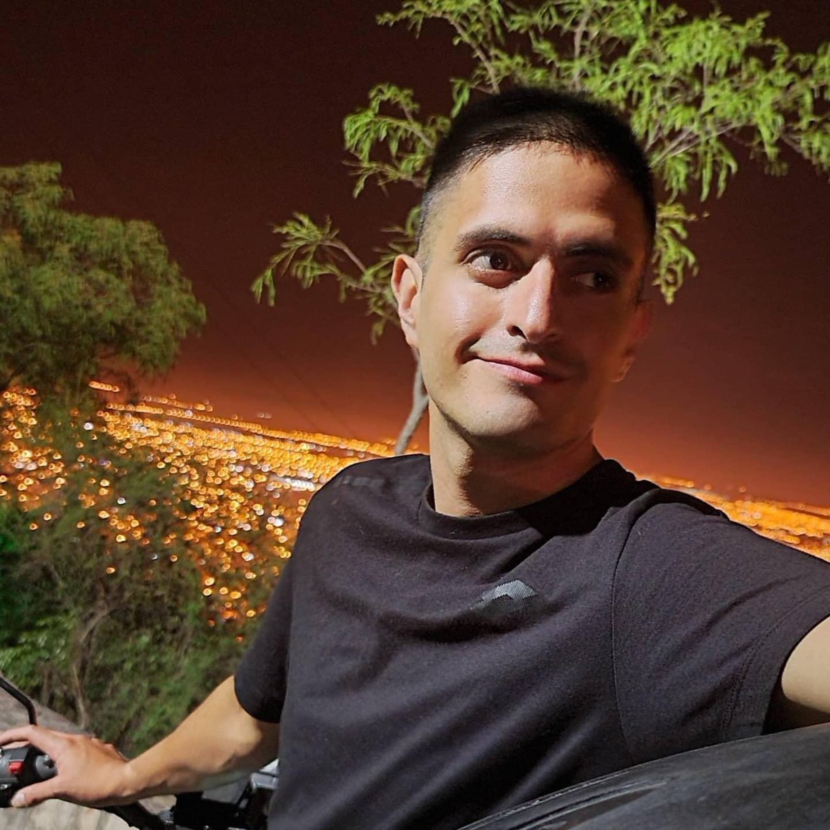 La única vez en mi vida que lucia normal, solo por fuera 😛🤙 #michelo #SaltaLaLinda