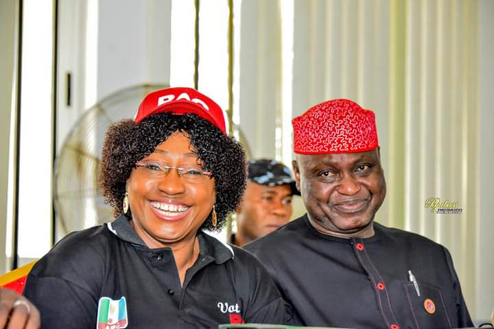 tosinsammy_s's tweet photo. #Ekitidecides2022: Anchors group pledges support for @BOyebanjii (BAO).

#VoteBAO 
#AllforBAO https://t.co/6ag4AW1Z2r