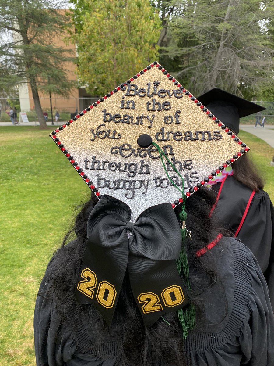 csunorthridge's tweet image. Congrats to the #CSUN graduates who walked this morning from the classes of 2019-21! We will see the other half of previous year’s grads at 1 p.m. for the next ceremony. #csungrad