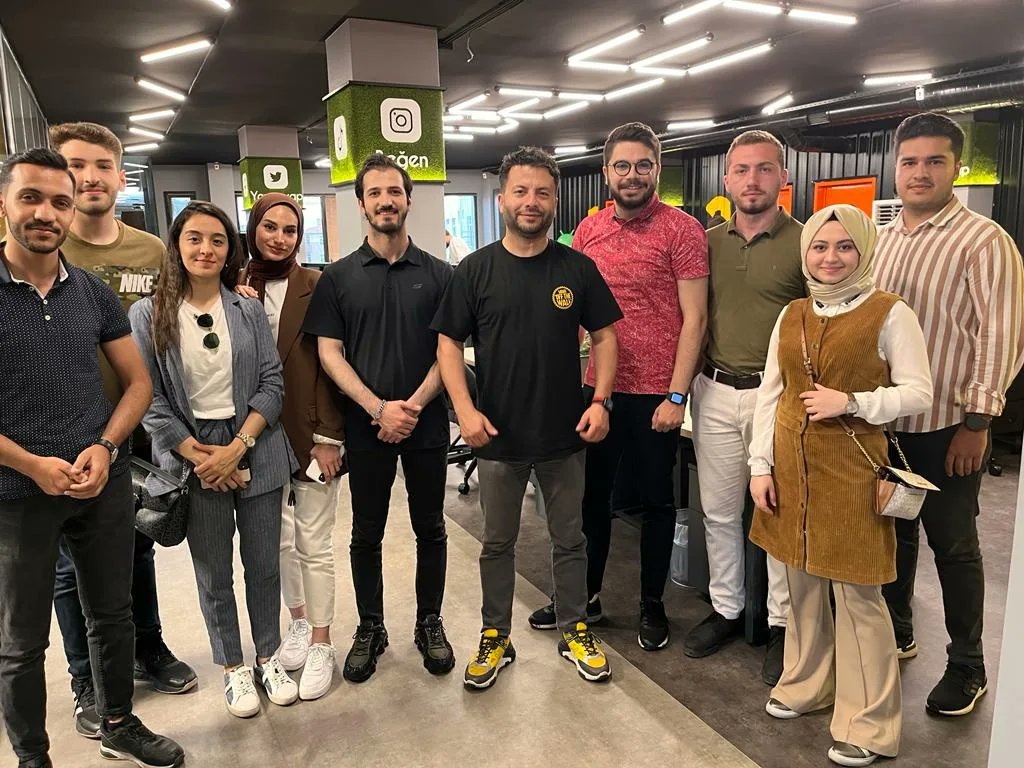 Young Leader’s Club projesi kapsamında bugün ShiftDelete kurucusu <a href="/hakki_alkan/">Hakkı Alkan</a> ile bir araya geldik 🚀

#GençMÜSİAD #MÜSİAD