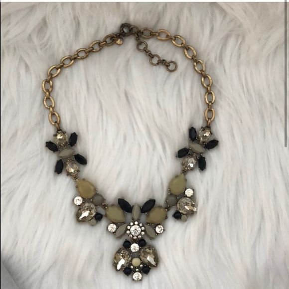 beautymarkind's tweet photo. So good I had to share! Check out all the items I'm loving on @Poshmarkapp from @DoubleRRetail #poshmark #fashion #style #shopmycloset #jcrew #soludos #reneelily: https://t.co/8U8PC5jyzu https://t.co/NIjRhEuQf0