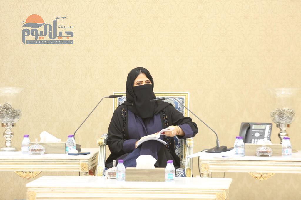 jeeltoday's tweet photo. #يحدث_الان | #جيل_اليوم_الجبيل | زوار #معرض_الجبيل_الاول_للكتاب يستمتعون بأركان المعرض المنوعة ، ولقاء ثقافي للدكتورة الشاعرة مستورة العرابي @mm_ma16 . 
تصوير | علي الحوطي @uniqueboy_12 
#الجبيل #الجبيل_الصناعية #الجبيل_اليوم #جيل_اليوم @socialRCjubail 
https://t.co/YBEOLHEVzB https://t.co/7xIMHJiZ2b