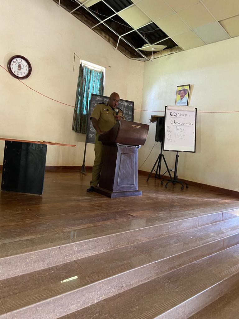 Kulayige Hilary (@hilarykulayige) on Twitter photo Presenting a lecture of opportunity on behalf of IGP at ORTSL-PACEX Kaweweta <a href="/PoliceUg/">Uganda Police Force</a> Presenting a lecture of opportunity on behalf of IGP at ORTSL-PACEX Kaweweta <a href="/PoliceUg/">Uganda Police Force</a>