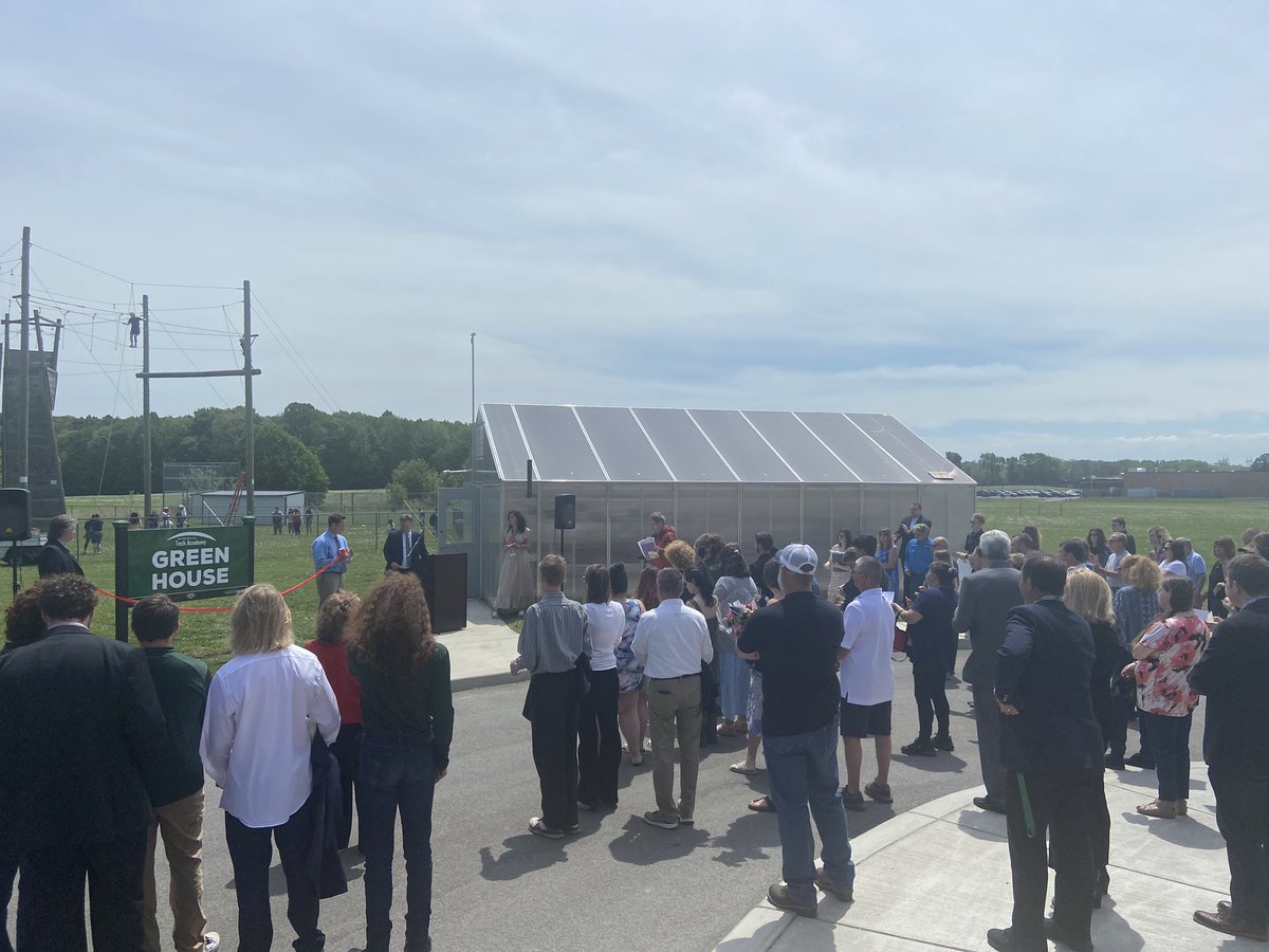 geneseeEDC's tweet photo. The @WNYTechAcademy’s Greenhouse space at Bergen High School is another facility that helps students of Genesee County experience business skills for the future. And thank you to @nationalgridus for their donation to make this initiative possible! https://t.co/IswokR09UQ