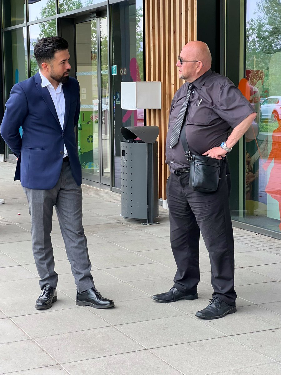 ErgunToparslan's tweet photo. Tractage et échanges aujourd’hui à #Maxeville l’occasion de présenter nos engagements en matière d’emploi et de sécurité #AvecVous #circo5406 https://t.co/u6gCjthJ2e