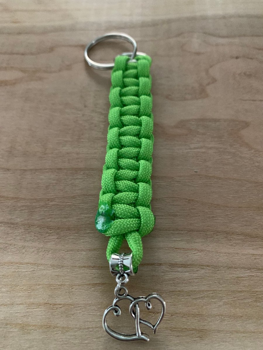 PeonyCreation's tweet photo. Available in my #etsy shop: Neon Green Metal “Hearts” Bead/Charm Paracord Key Chain #birthdaygift #beadedkeychain #giftkeychain #paracordkeychain #designerkeychain #carkeychain #housekeychain #keychainaccessories https://t.co/FDSBPbf2Ih https://t.co/SeLPJkIZBu