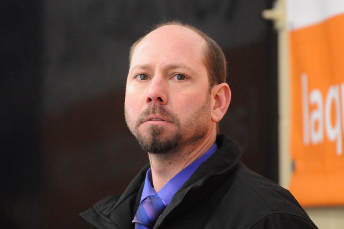 WDBYHockey's tweet photo. A special thank you to Bryan Boreen for his 15 years of service as the Woodbury Royals Boys' Head JV Hockey Coach; and Congratulations on his new position as Science teacher and Varsity Head Coach for the Northern Lakes Lightning Girls' Hockey Program in Pequot, MN.  #doubleclap https://t.co/b1QjLBWGNO