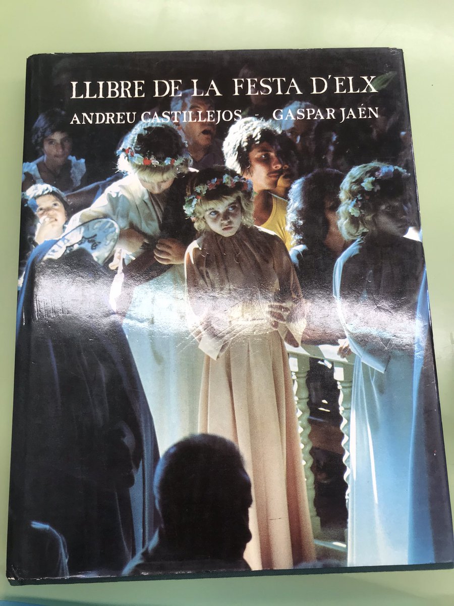 bio_andreufurio's tweet photo. Apareixc en aquest llibre que es encontra en el cor de @IesAssumpcio, amb fotografíes fetes per mi combinat amb poemes fets per Gaspar Jaén. #Gentdelx @tallerhistoria2 https://t.co/LUu3MwUIFS
