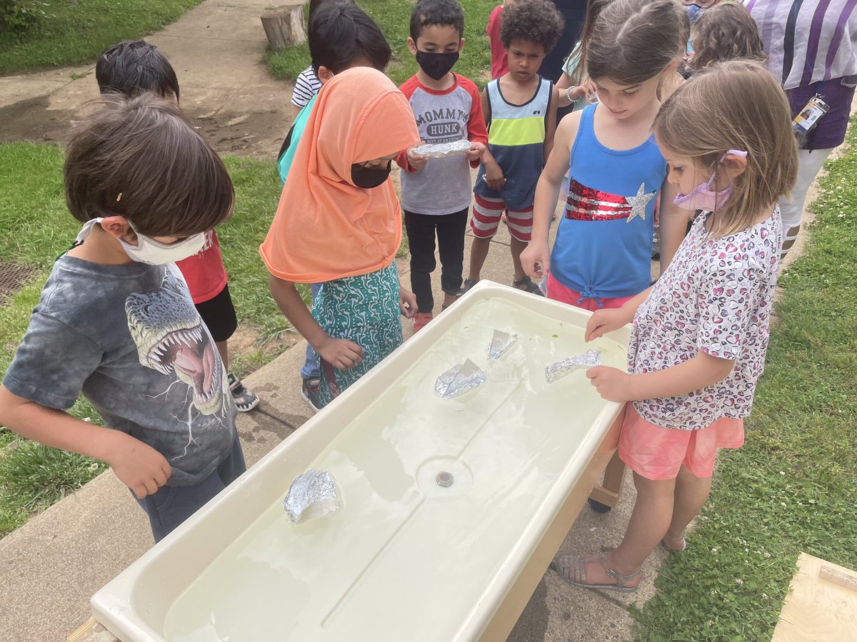 MsSokol1's tweet photo. We made boats and then got to see if our boat would sink or float! https://t.co/vdoWvzp70C