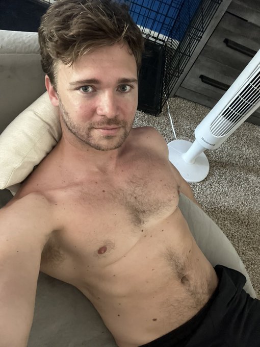 Home and exhausted from the gym. Deadlifts and heavy sled push kicked my 🍑!! Will be online in about<a href="/tag/masturbationmonday"class="tags"><span>#masturbationmonday</span></a>