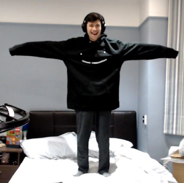 cadavruwu's tweet photo. george showing his dream merch:
2021                                                  2022 https://t.co/WGSLkj8vXW