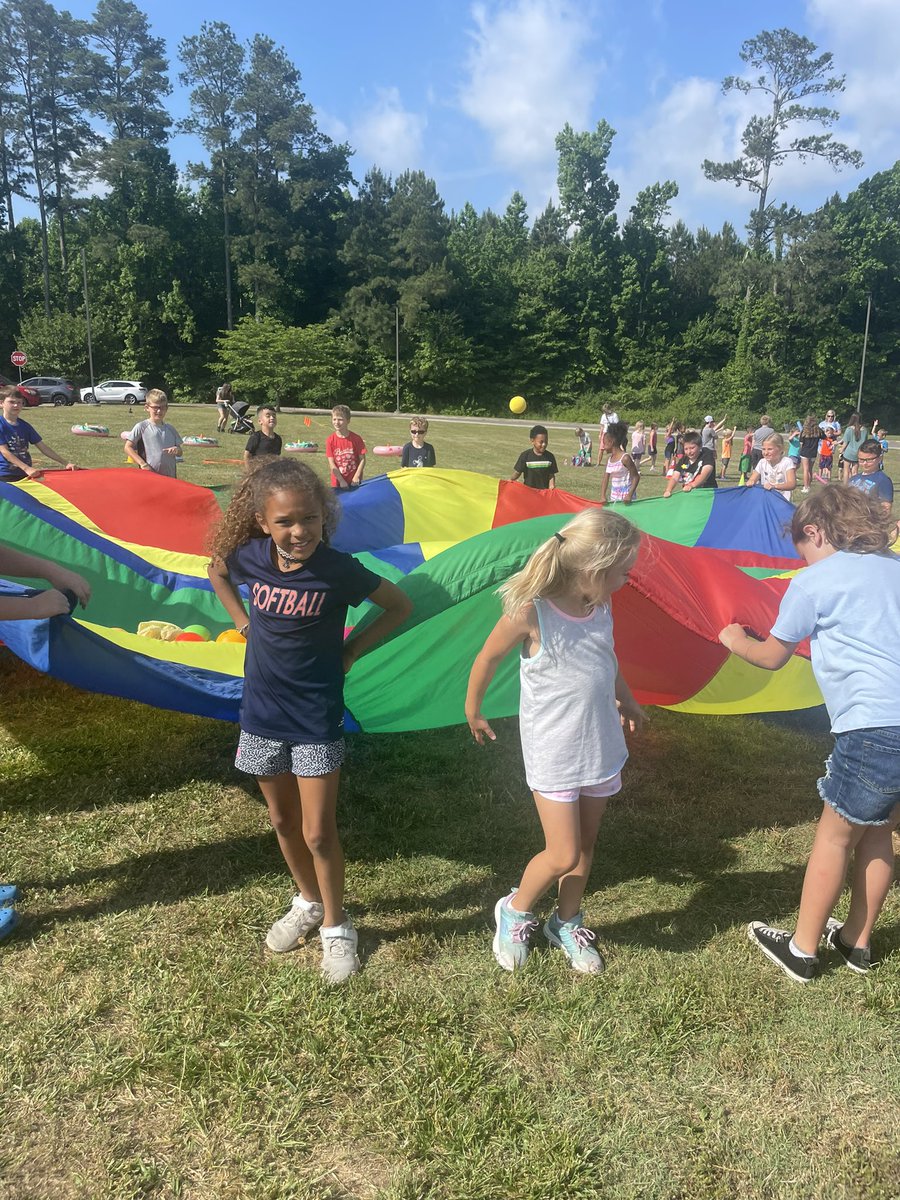 Thank you Coach Beavers and volunteers for a GREAT field day!! ☀️