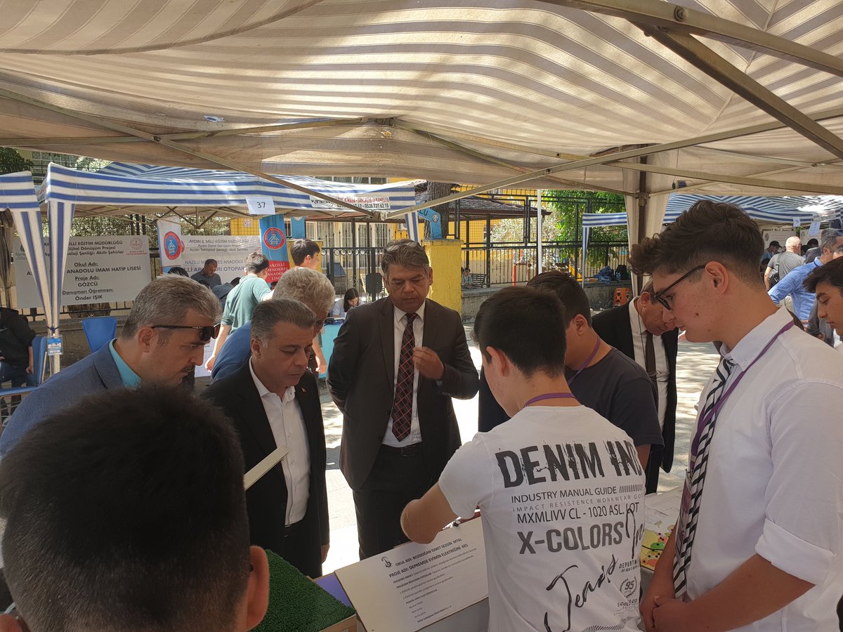 ilkeray48's tweet photo. Bozdoğan İsmet Sezgin MTAL , Elektrik Elektronik Teknolojisi  ve Bilişim Teknolojisi Alanları olarak hazırladığımız projeleri Aydın Teknoloji Şenliğinde sergiledik.Projelerde emeği geçen öğrencilerimize teşekkür ederiz. @MehmetMadran09 @veyselkasapoglu @bozdoganmtal @BozdoganIlce https://t.co/PrKdD4bLDM