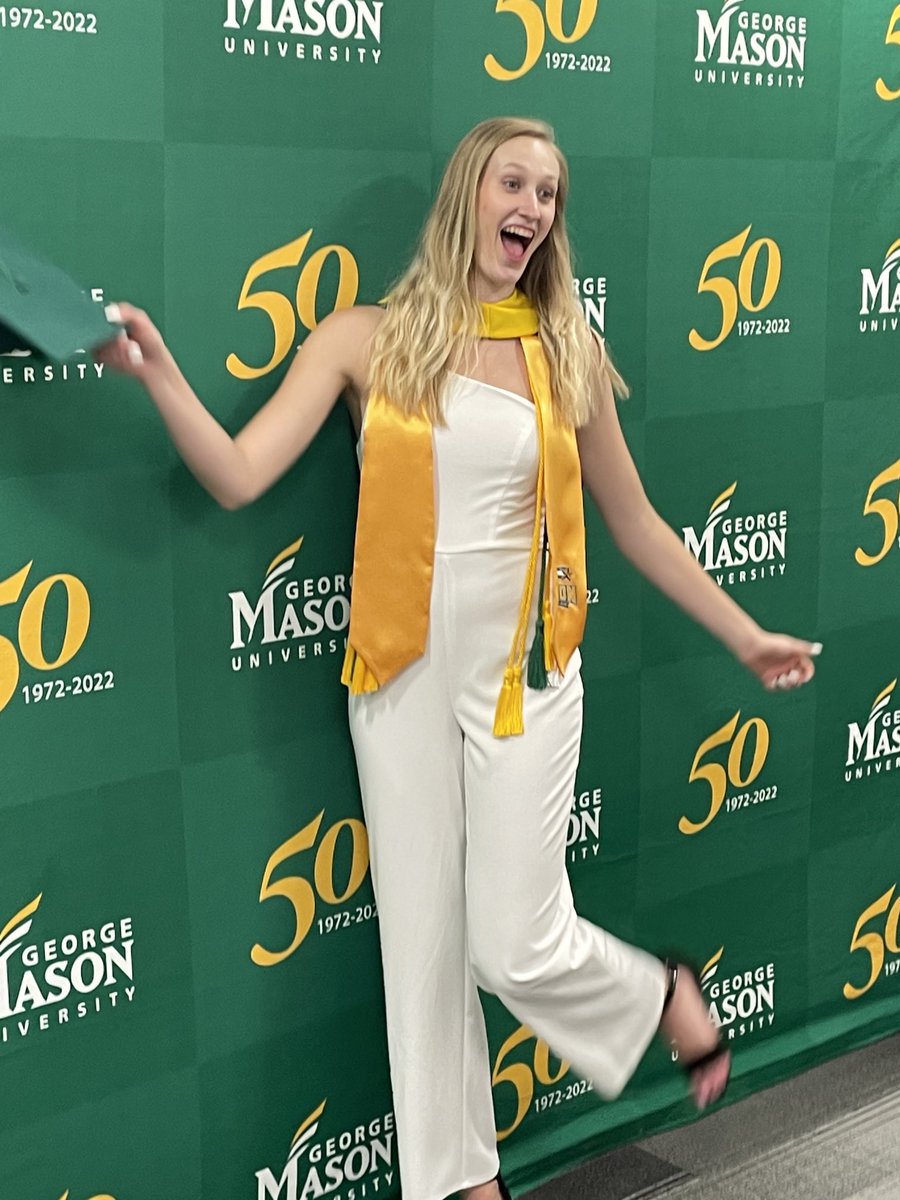 dxviking28's tweet photo. Another weekend another kid getting their masters!!  So proud of my baby girl❤️❤️ congrats ⁦@jbolt_2⁩ love you❤️❤️ https://t.co/pscr2b5BGt