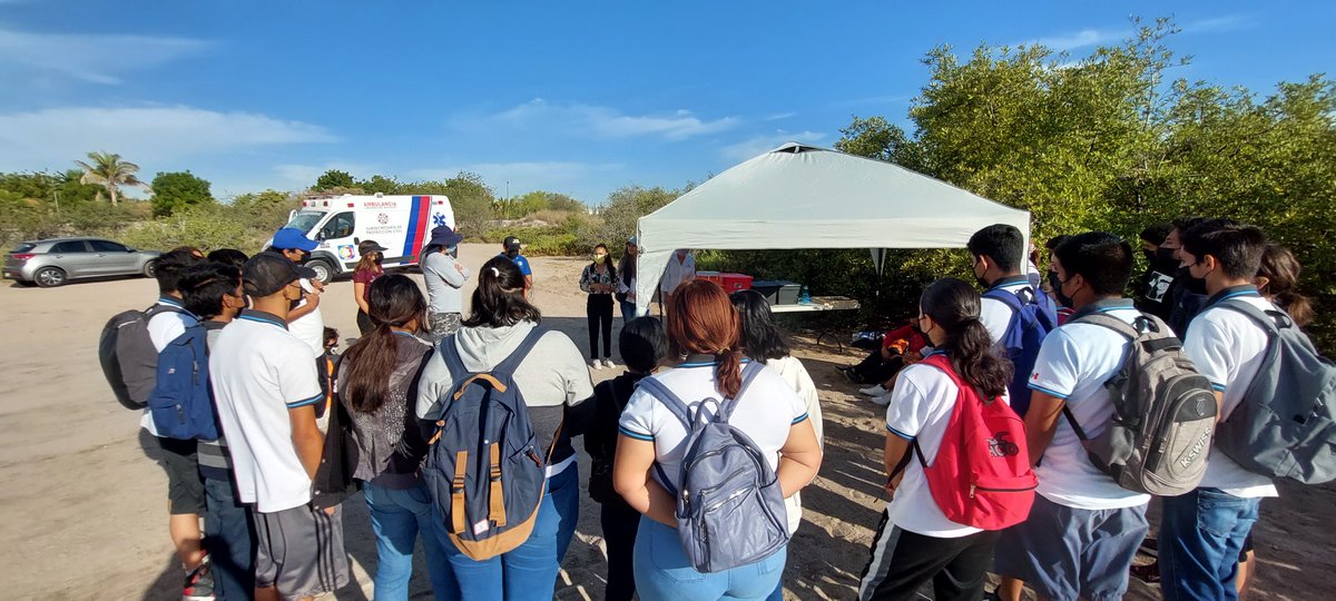 isjuventudbcs's tweet photo. Gracias a los jóvenes voluntarios, personal del SEPUIMM y de Las Playas Que Queremos A.C. por sumarse a la campaña de limpieza en El Comitán 🤩🥳

Con su apoyo logramos recolectar 63 kg de residuos ✅ https://t.co/QgUNZh5P1b