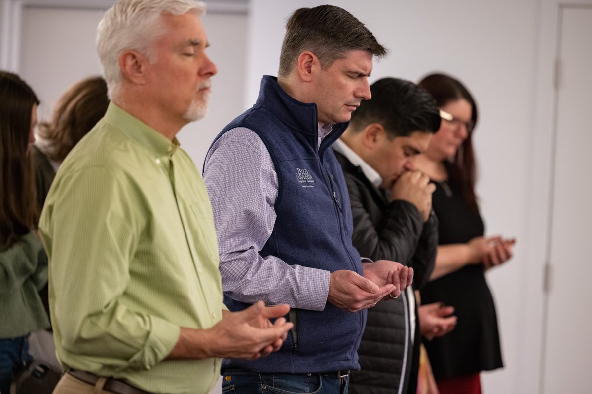 BGEA's tweet photo. Tomorrow, @WillGraham_4 begins his two-city Tasmania Celebration in Hobart, where locals in this Australian island state have spent 2 years in prayer. Will you join them for all who will hear the Gospel in the Land Down Under? https://t.co/xPEypLWV4Q