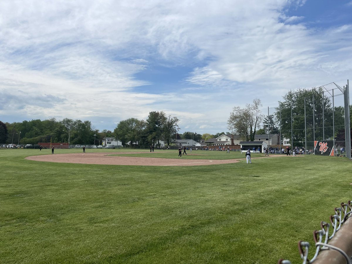 MrsSmithRm30's tweet photo. A beautiful day for baseball 🧡⚾️🧡 https://t.co/Wf52B6MHvd