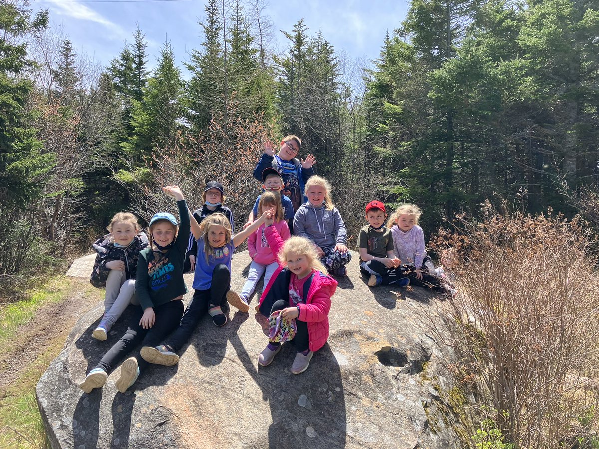 HFelementaryCA's tweet photo. Marshmallow roast, skipping rocks, outdoor play, and tent reading in the learning commons! Thanks to the @NCLC_FireDept for your support today and continued support throughout the school year! Have a great long weekend everyone. @NLESDCA https://t.co/jjSl8G9VHM