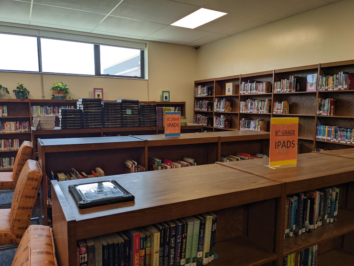 ReaderRBS's tweet photo. iPad Return for all OMS students happens today! We are ready! #cpsbest #EaglesATWork #cpslmc #cpstech #scholarsfirst https://t.co/PmET9dva93