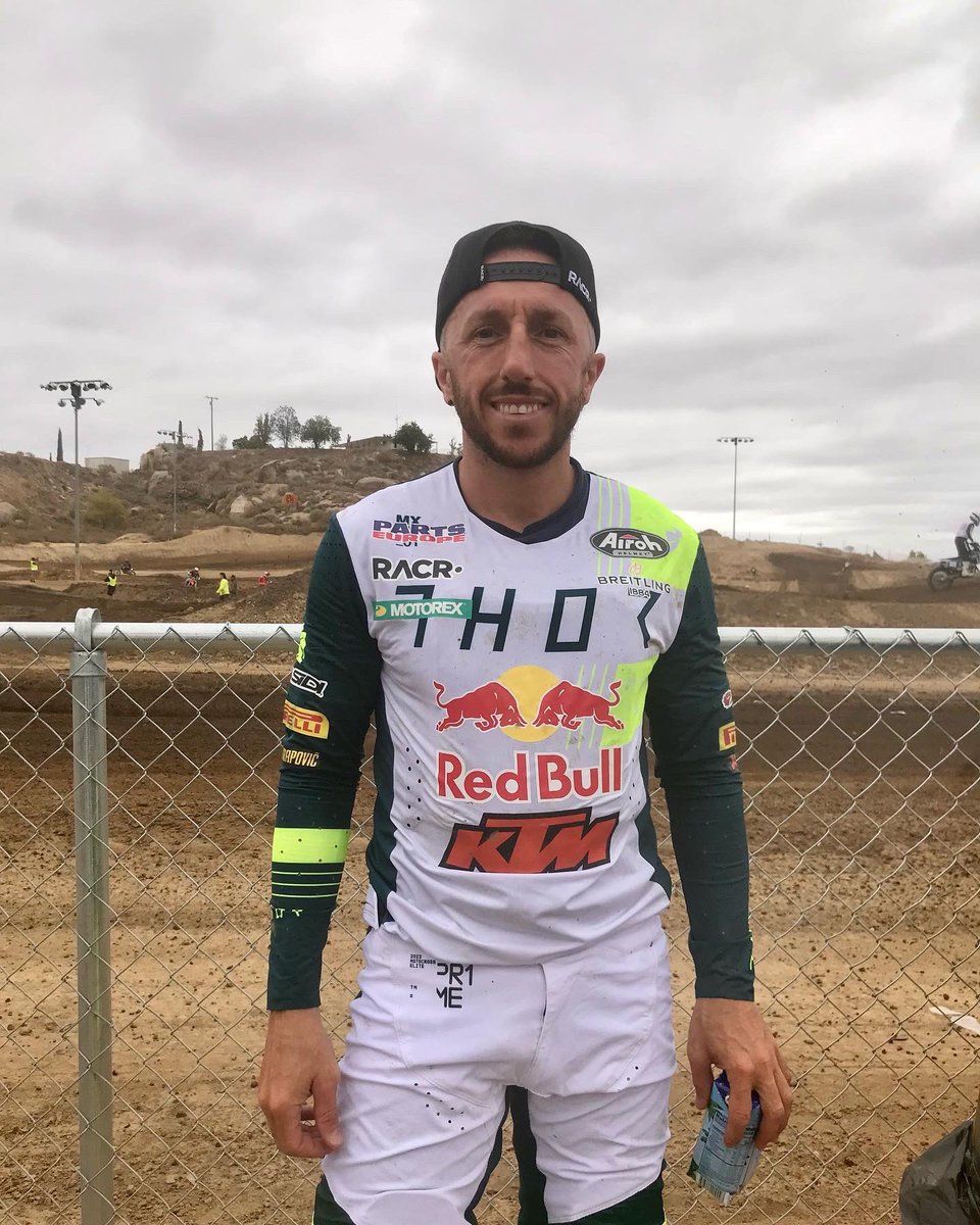 ProMotocross's tweet photo. Benvenuto to the USA 🇺🇸 Champ  🍝 #ProMotocross @Antoniocairoli https://t.co/XcEcO1yygX