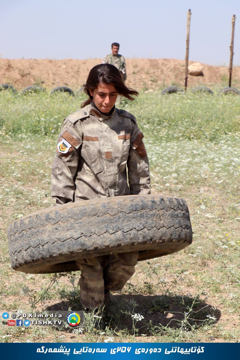 the_peshmerga's tweet photo. پۆلێکی دیکە لە لاوانی نیشتمانپەروەری کورد، پاش تێپەڕاندنی دەورەی ٢٥٦ی سەرەتایی پێشمەرگە، تێکەڵ بە هێزی پێشمەرگەی کوردستان بوون. https://t.co/bZAfcBNqSn
