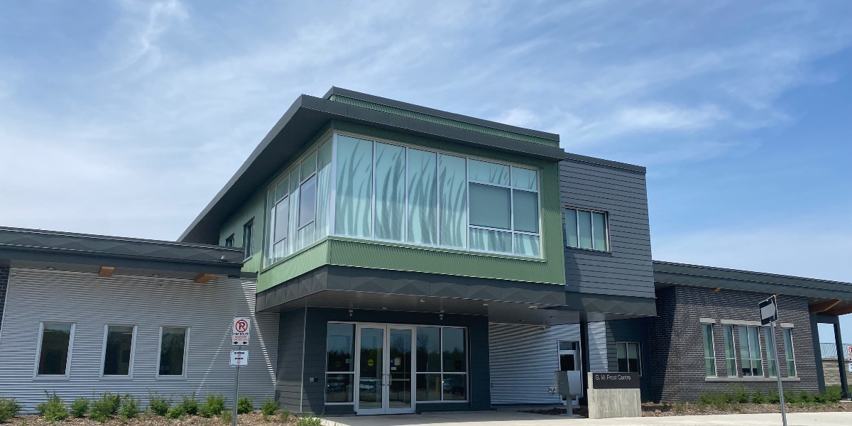 GuelphTurf's tweet photo. Have a wonderful long weekend from us at The Guelph Turfgrass Institute! Fingers crossed for sunny days ☀️#VictoriaDay #HappyFriday https://t.co/rDhph00LT6
