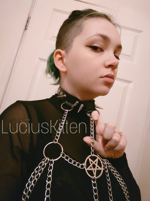 Think you could get me to submit? https://t.co/bReyVmIUbj