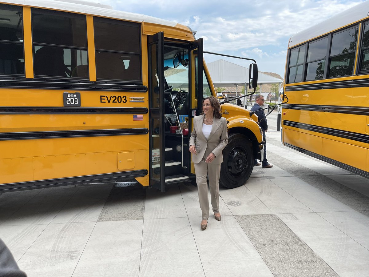 Eugene Daniels tweet media