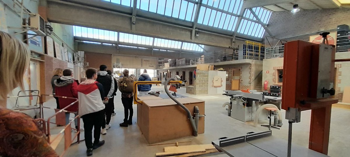 #AlternanceGoHDF Clap 🎬 de fin sur la semaine dédiée à l’alternance avec la visite du CFA d’Hesdigneul! 20 jeunes ont décidé de donner une chance à l’apprentissage pour se former 💪! #poleemploi sera là pour les accompagner en partenariat avec les CFA <a href="/LaurentDaens/">Laurent Daens</a>