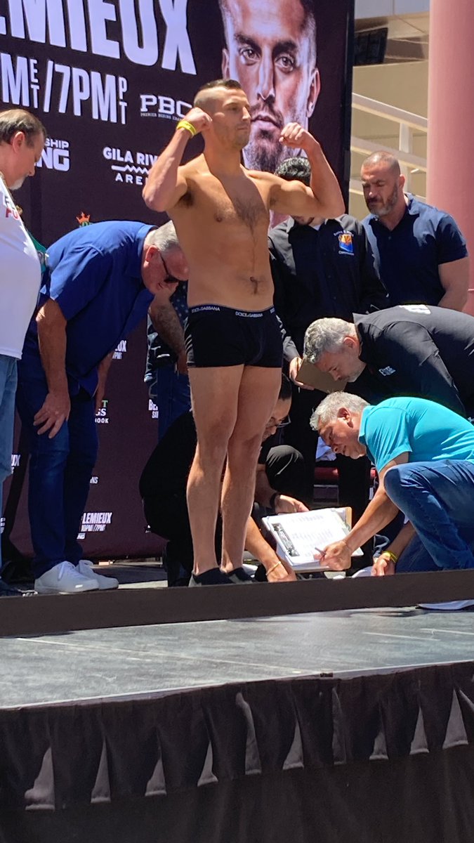 JakeNDaBox's tweet photo. David Lemieux 166.2 https://t.co/BFaI38gS29