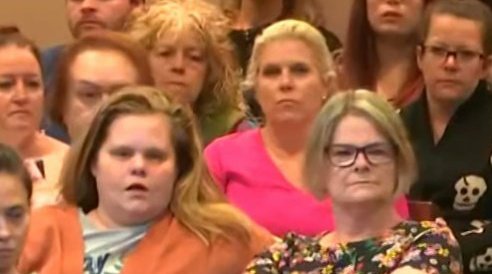S09IA's tweet photo. @ChanleyCourtTV @CourtTV i just know the deppford wives are crying shaking throwing up that they might not see johnny depp the wifebeater when he loses https://t.co/WSQcRybNCW