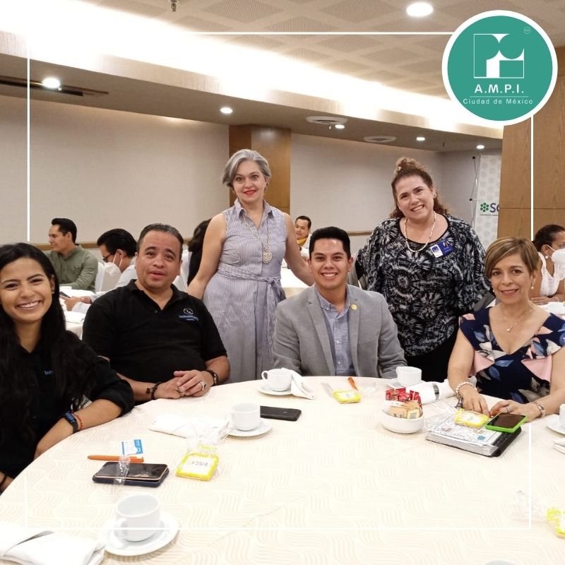 ampicdmx's tweet photo. Nuestra Presidenta Laura Zazueta y los Consejeros Rocío Uribe y Felipe Cuevas asistieron al desayuno de capacitación de #tuhogarsi quienes participan activamente en #AMPIcdmx como Asociados 👏 https://t.co/3nOVijDhTr