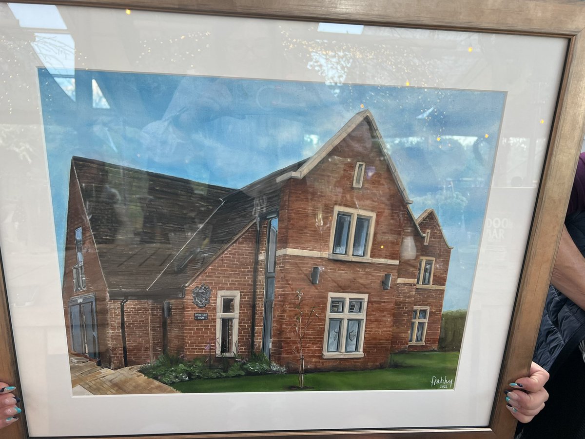 Stunning painting from our very own Prabhy in U6 as a gift for Miss Hanson presented at our U6 leavers meal this evening #OHgirls #leaversmeal