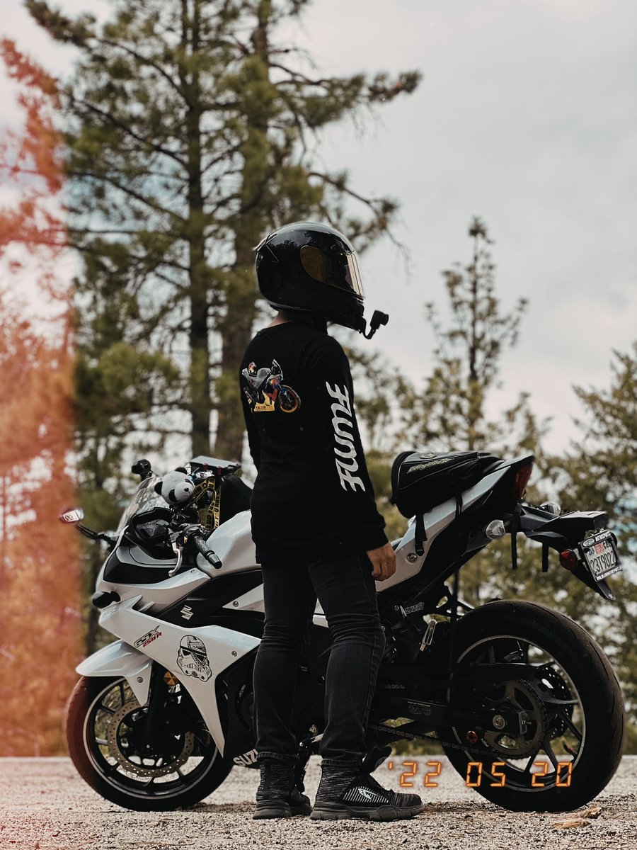 SandoMusic's tweet photo. cuz that new @flumemusic album is out 🏍🏍🔥🔥 #flume #PALACES https://t.co/IhXd2j5v9S