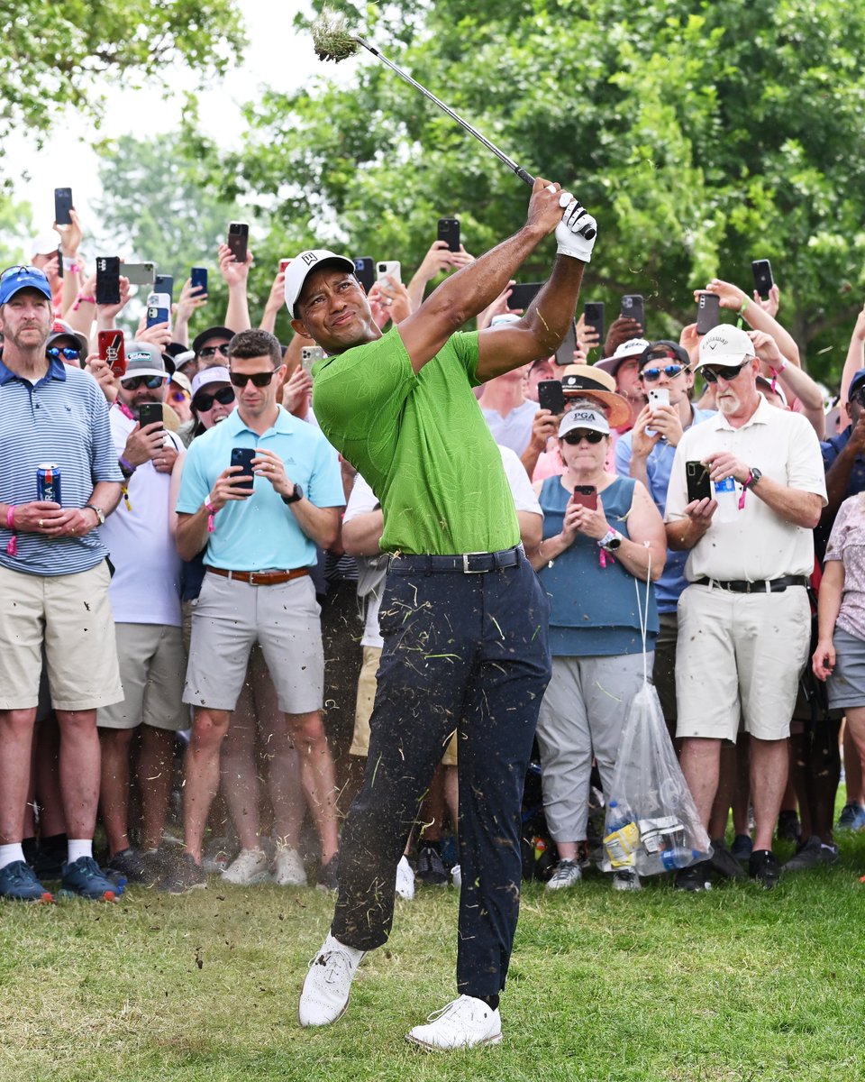 PGATOUR's tweet photo. Fridays with @TigerWoods 😍 https://t.co/Nt9E7CiDsK