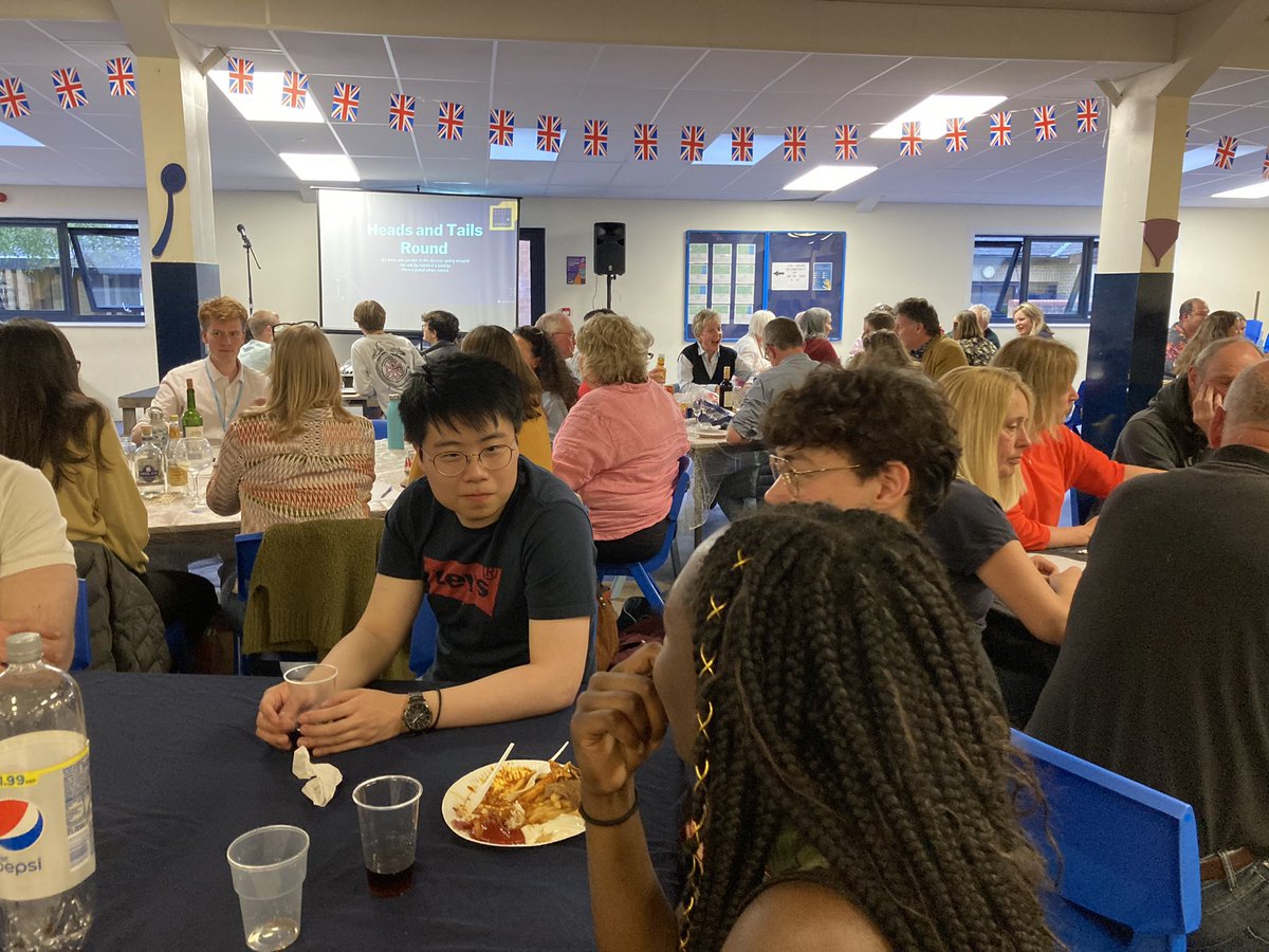 mrdbrowning's tweet image. An amazing quiz tonight to raise funds for #Ukraine - organised by the  wonderful students of #FryHall @WymondhamCol