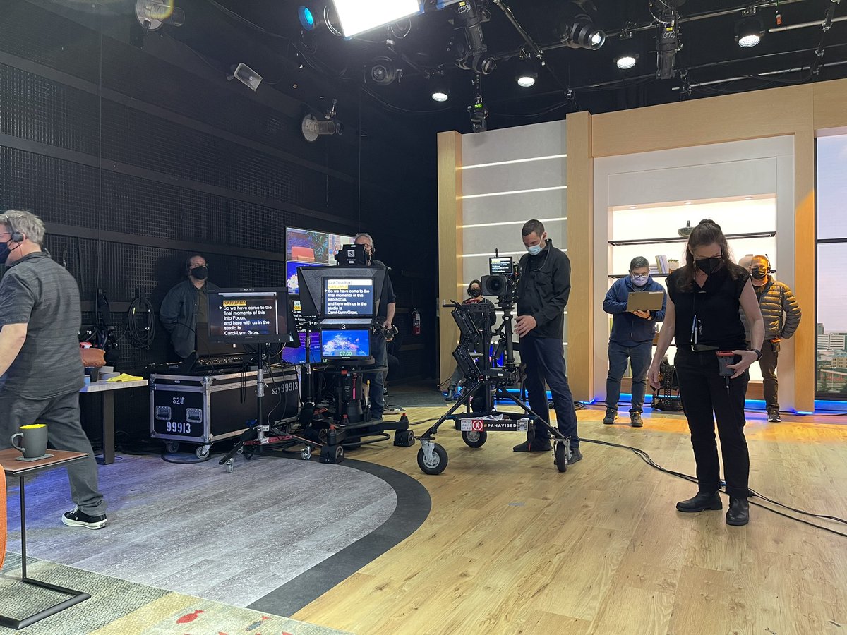 Karuana's tweet photo. Back at #MicrosoftStudio rehearsing for #MicrosoftBuild We have four great #IntoFocus sessions going deeper in our tech. Join us! https://t.co/4rrBQdMSru
