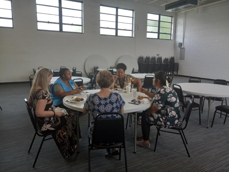 Parent Educator Cynthia Newkirk-Kenion held her Parent Engagement Night and end of year celebration on May  19, 2022. She talked with parents about what they should know about Kindergarten Readiness